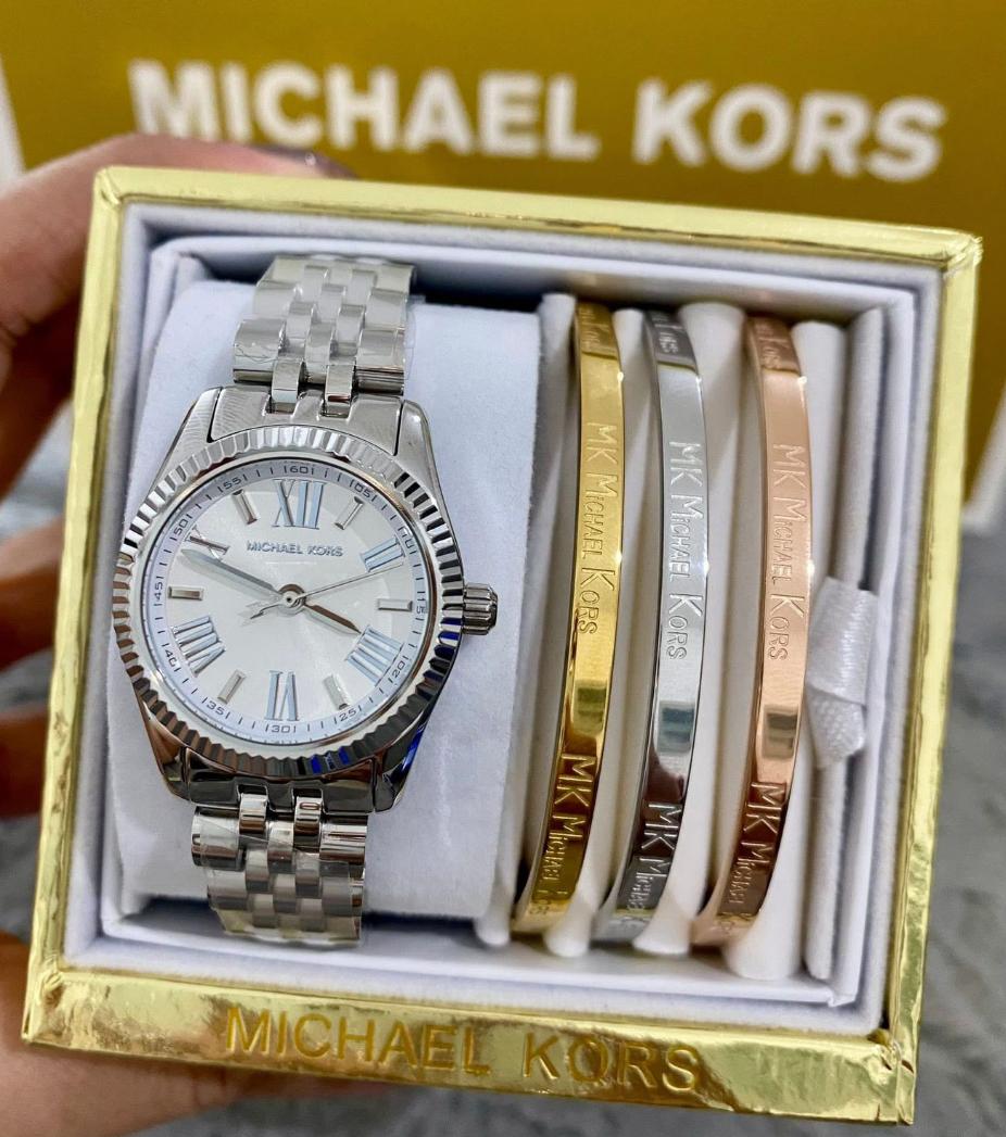 MICHAEL KORS QUARTZ STAINLESS STEEL SILVER ( Gift Set )
