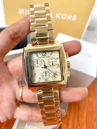 Michael Kors Women’s Gold-Tone Stainless Steel Analog Quartz Watch – MK5330